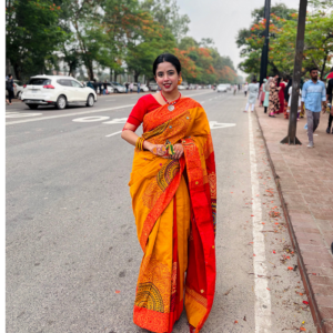 ধুপিয়ান শাড়ির রাজসিক ছোঁয়া (বাসন্তী-লাল)